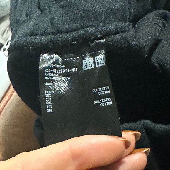 Men’s Uniqlo Athleisure Black Jogger - Picture 9 of 9